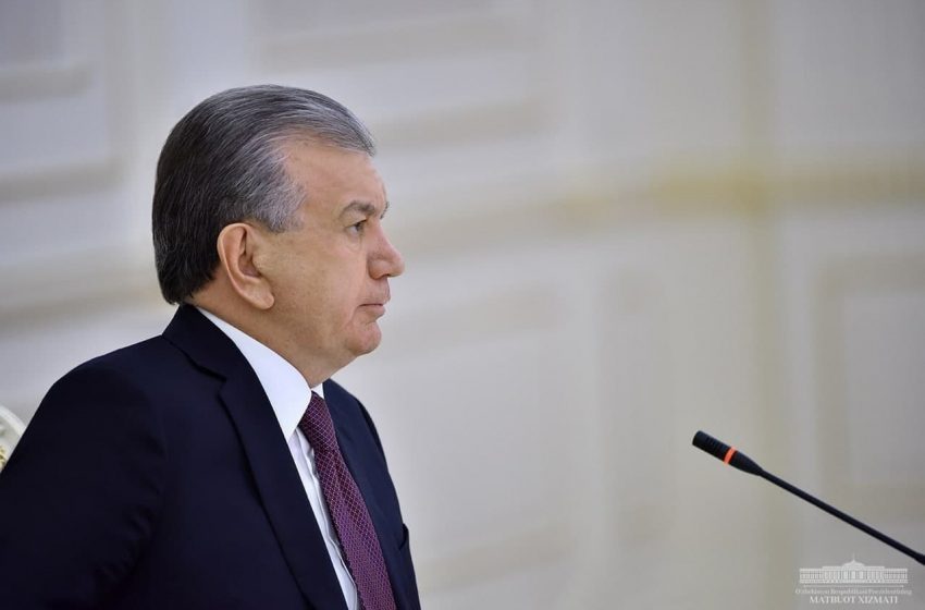 Шавкат Мирзиёев бугун видеоселектор йиғилиши ўтказади. Турли даражадаги қатор раҳбарлар ишдан олиниши кутилмоқда